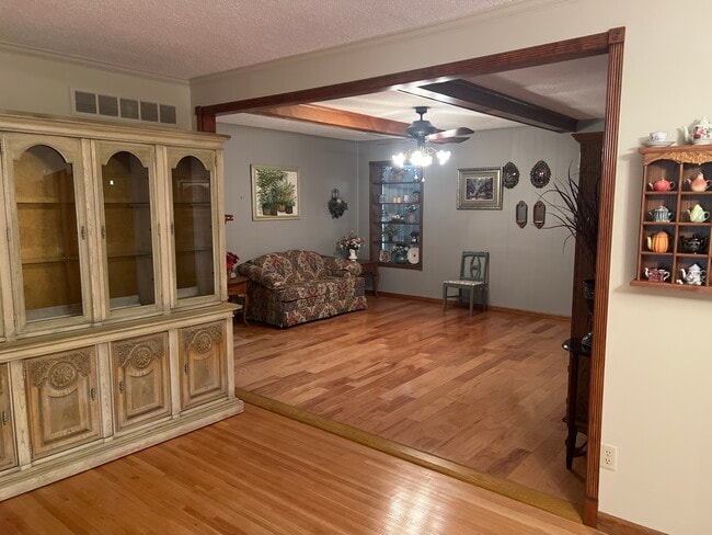 Building Photo - 6245 Gillham Dr