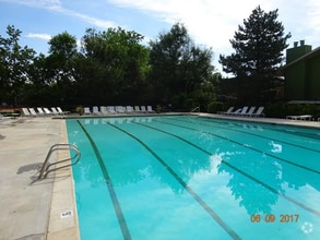 Building Photo - 2800 Kalmia Ave