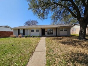 Building Photo - 2013 Sandy Trail