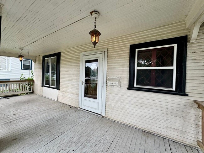 Building Photo - 112 S 36th St