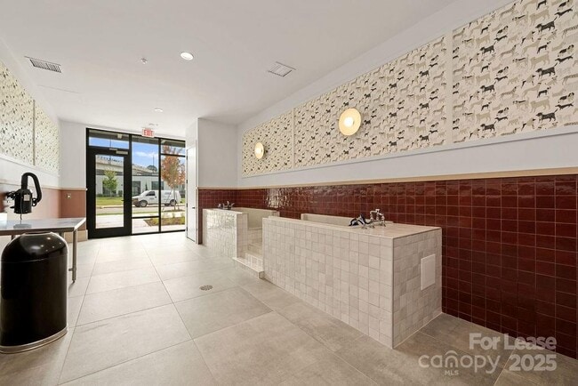 Foto del edificio - 4101 Raleigh St