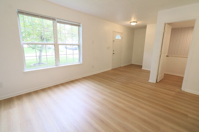 Foto del edificio - 8913 Glass Chimney Ln