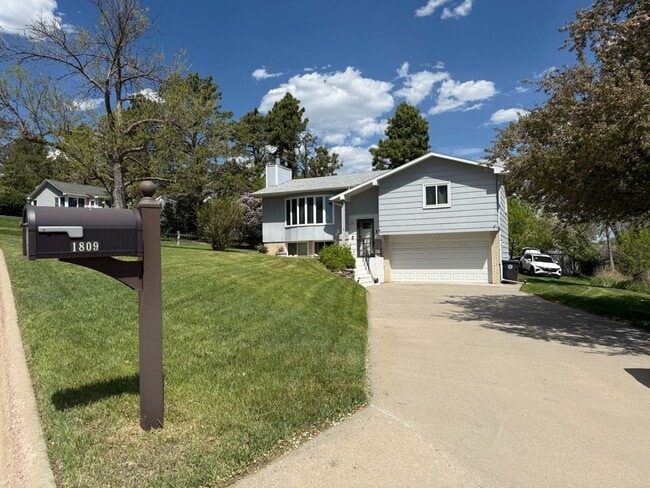 Building Photo - 3 Bedroom, 3 Bathroom Home for Rent