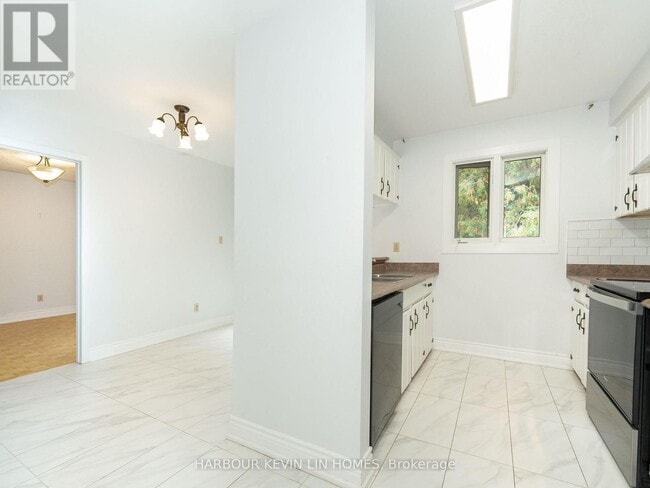 Building Photo - 213 Murray Dr