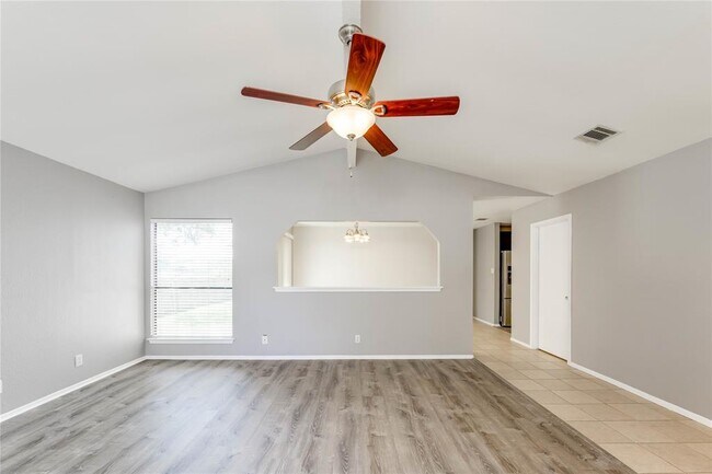 Foto del edificio - 816 Russet Valley Dr