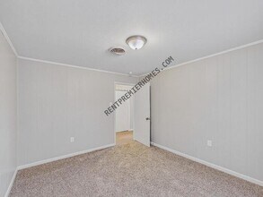 Building Photo - 365 Ash St