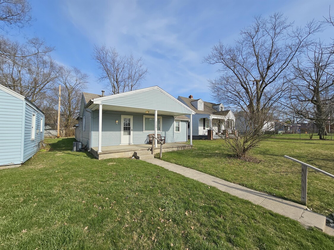 2104 S Manhattan Ave, Muncie, IN 47302 House Rental in Muncie, IN