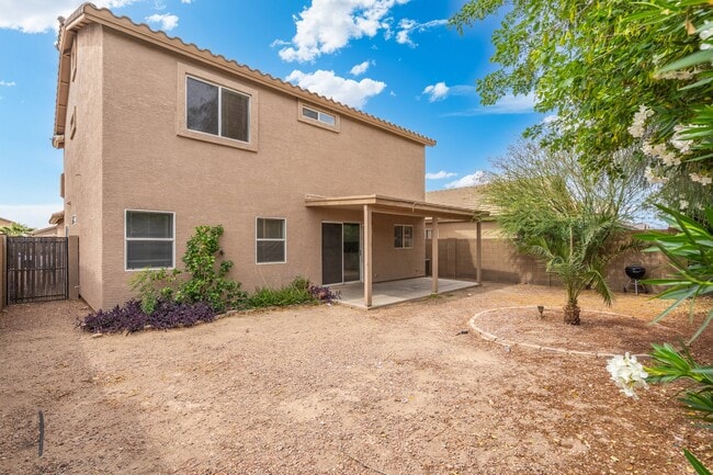 Building Photo - 11546 W Schleifer Dr