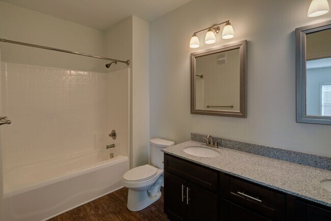 Foto del edificio - Nest on 17 Apartment Homes