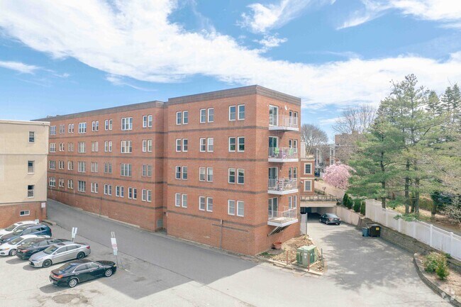 Foto del edificio - 2456-2460 Massachusetts Ave