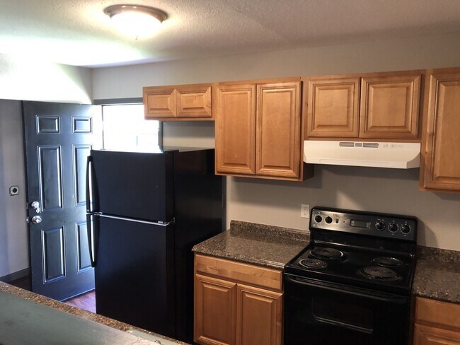 Building Photo - 2603 Eastview Dr