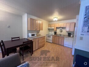 Building Photo - 872 Tanager St