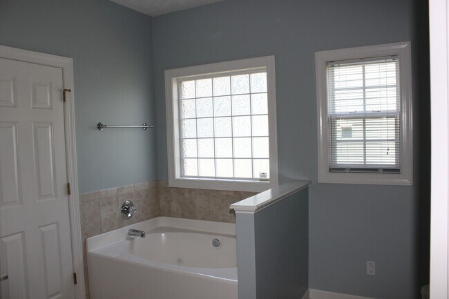 Building Photo - House for Rent - Jack Britt High School