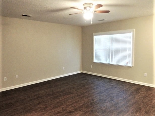 Foto del edificio - 1067 Briar Rose Ln