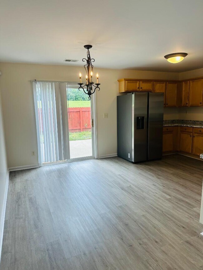 Foto del edificio - 4404 Walnut Creek Dr