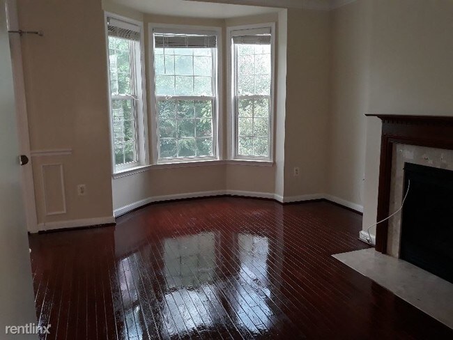 Foto del edificio - 3528 Carriage Walk Ln