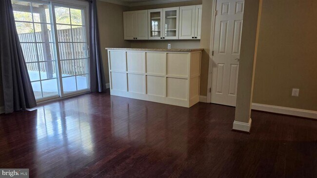 Foto del edificio - 1246 Quaker Ridge Dr