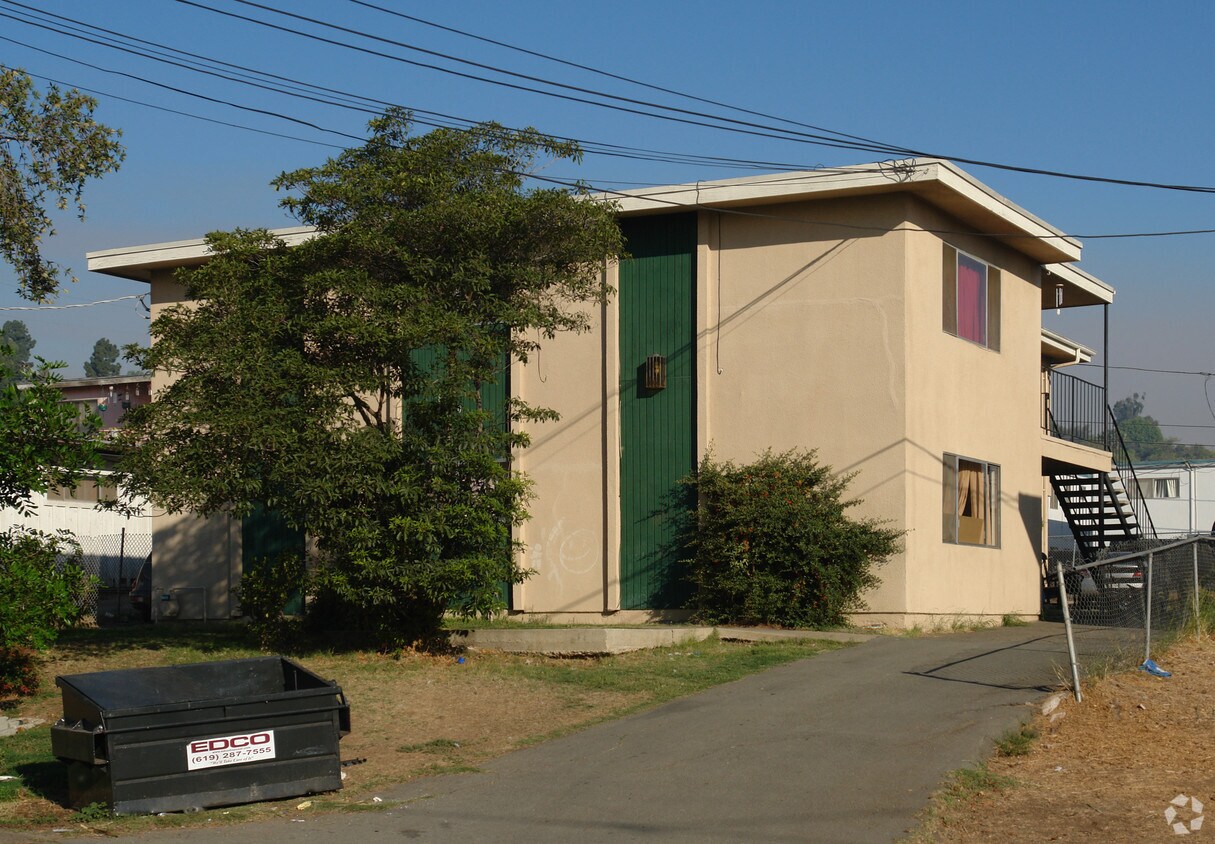 Foto principal - 8930 Kenwood Dr