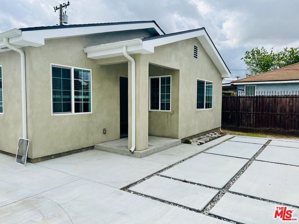 Primary Photo - 704 N Tajauta Ave