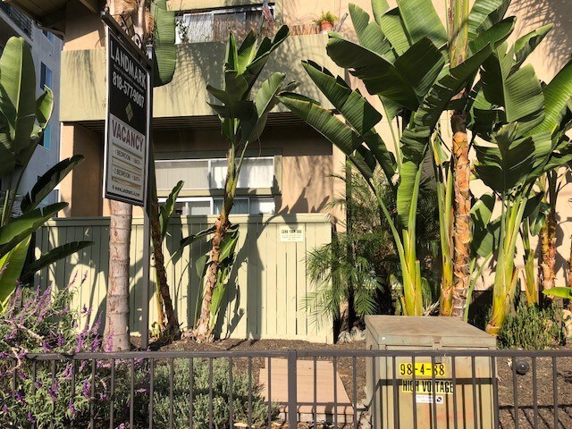 Foto del edificio - 4140 Arch Dr
