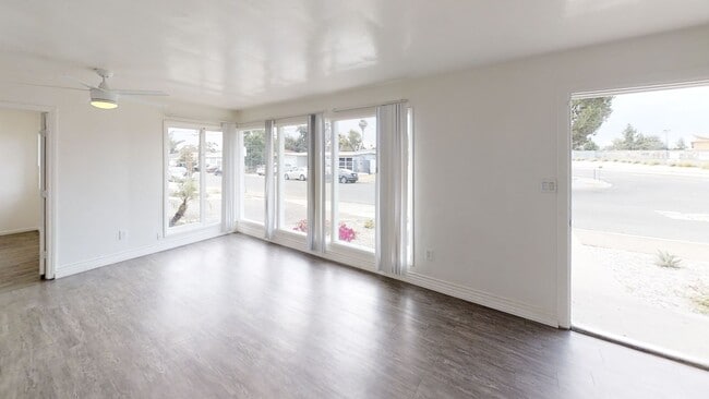 Building Photo - 8BD/3BA, Large Yard w/ Turf!