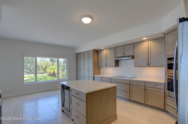 Foto del edificio - 1465 S Harbor City Blvd