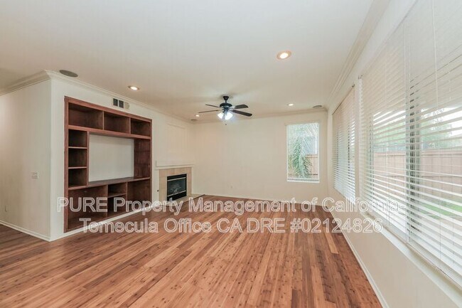 Foto del edificio - 23641 Groveland Pl