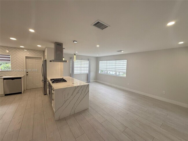 Building Photo - 1901 Montague St