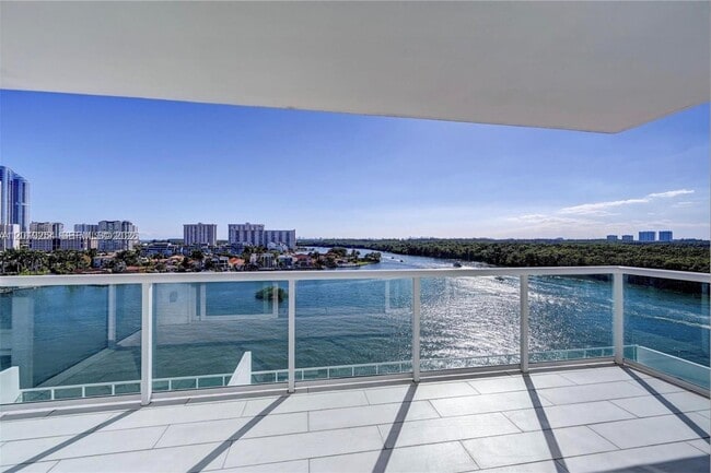 Foto del edificio - 400 Sunny Isles Blvd