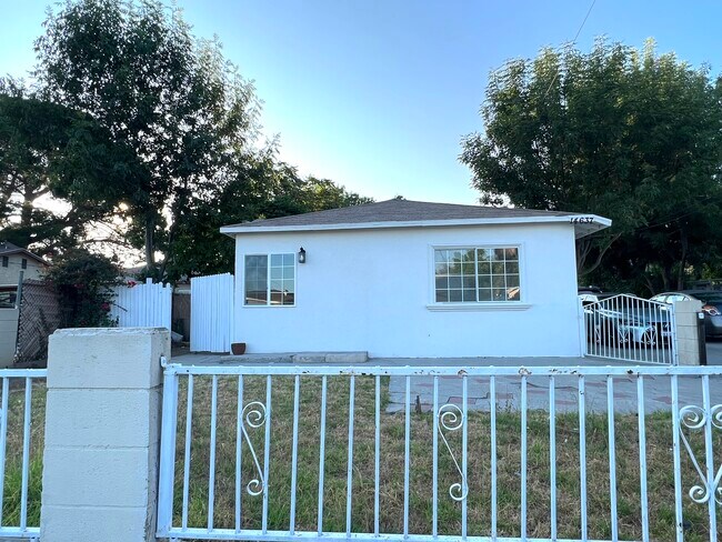 Foto del edificio - 14637 Astoria St