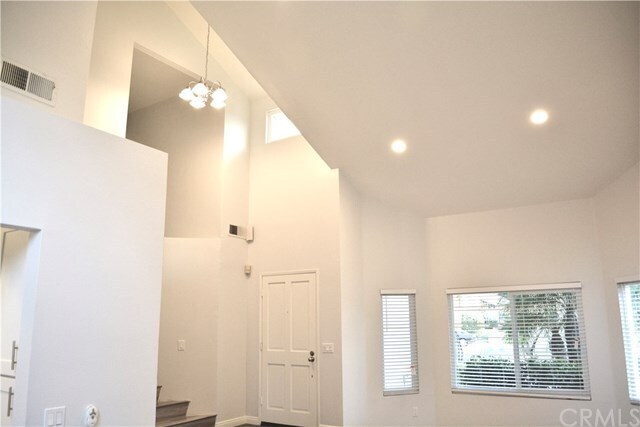 Foto del edificio - 2591 La Ventana Cir