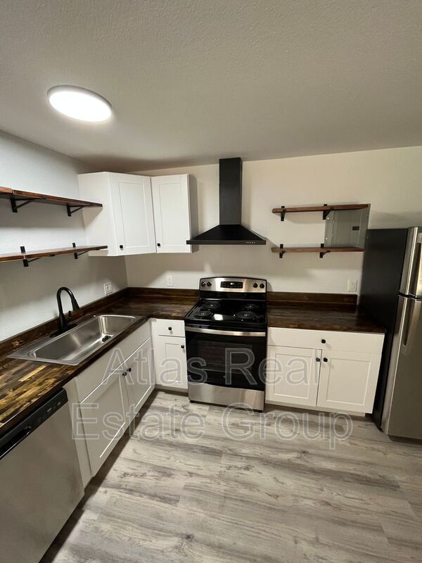 Primary Photo - 10750 W 8th Ave