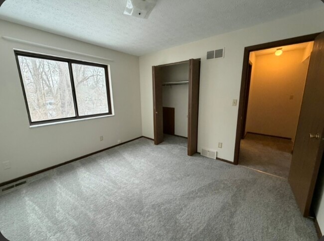 Building Photo - 636 Portage Lakes Drive