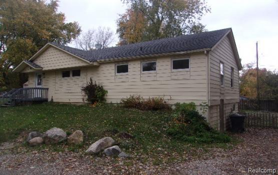 Primary Photo - 665 Pontiac Dr