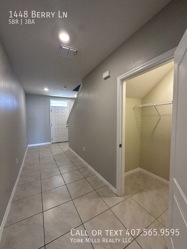 Building Photo - 1448 Berry Ln