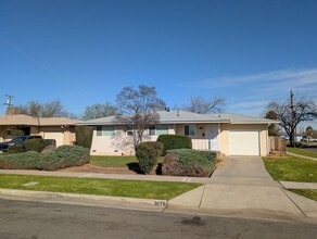 Building Photo - 3876 N Pleasant Ave