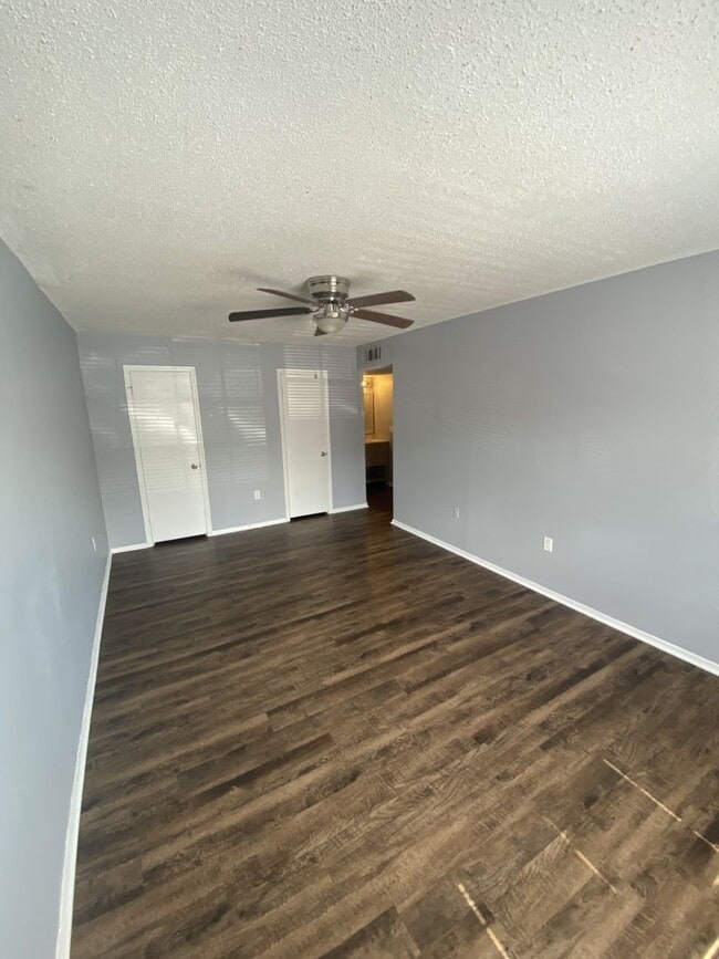 Foto del edificio - Spacious three bedroom condo