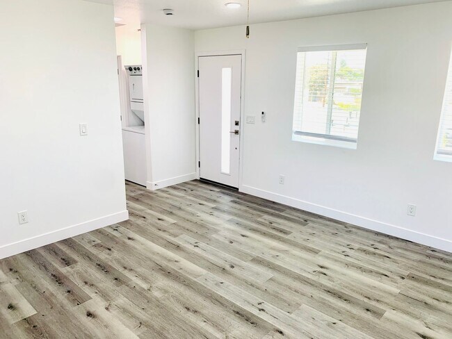 Foto del edificio - CHARMING Newly Constructed 1BD/BA Availabl...