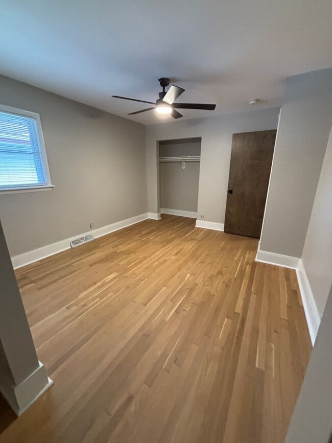 Building Photo - 516-518-518 S 70th St