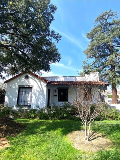Building Photo - 291 N 6th Ave