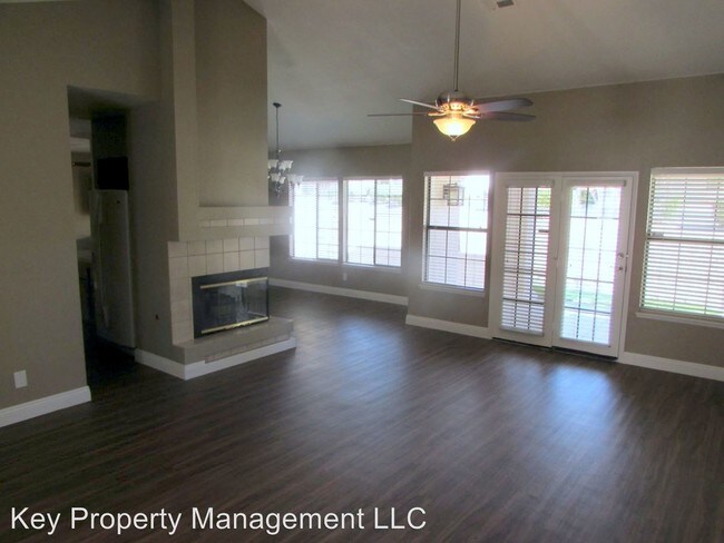 Building Photo - 255 Borrego Dr