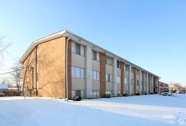 Building Photo - Coves at Columbus on Hilton Avenue