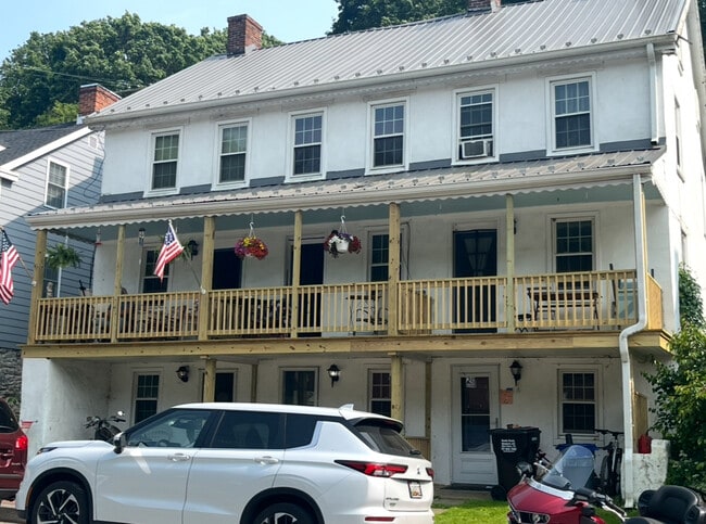 Building Photo - 16 East Main Street