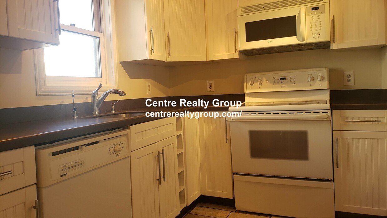 Primary Photo - 37 Forbes St