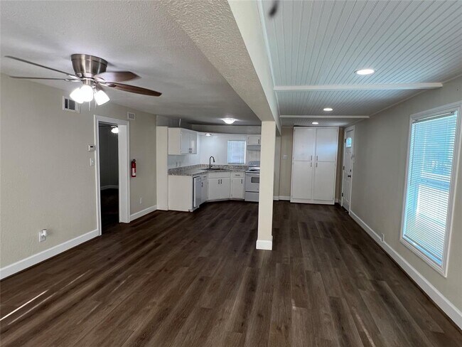 Foto del edificio - 414 Murex St