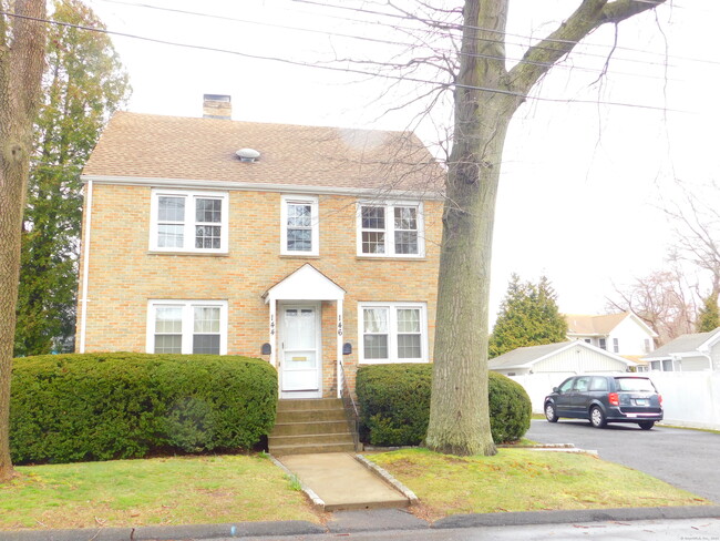 Building Photo - 146 Warsaw St