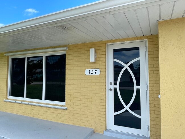 Building Photo - 127 1st Ave