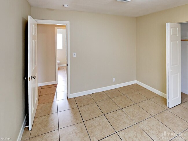 Foto del edificio - 590 SW 50th Terrace