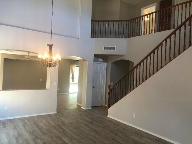 Building Photo - 3229 E Joseph Way