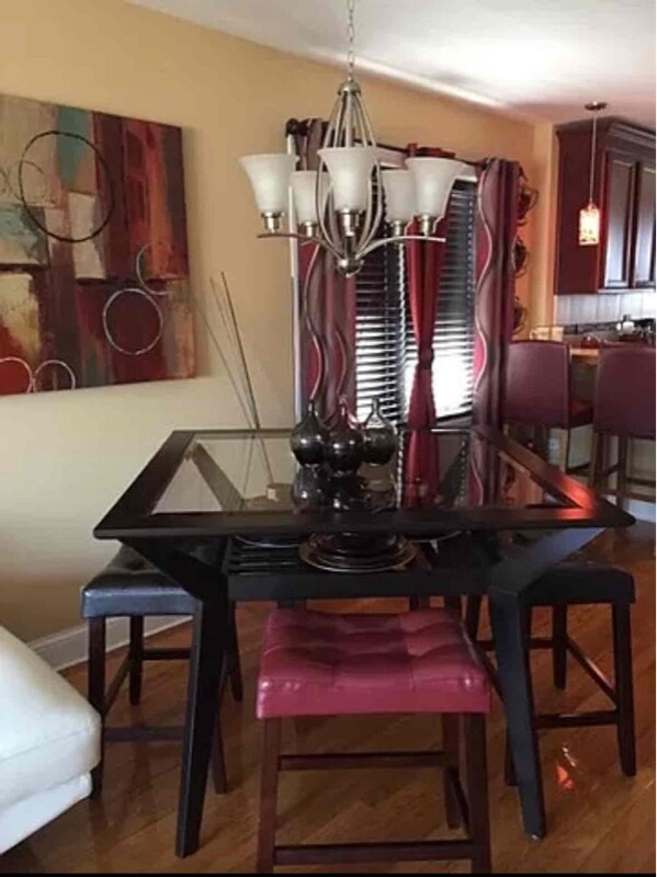 Building Photo - 202 Morgan St